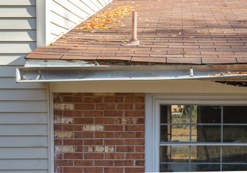 Broken Gutters needing gutter repair in Peoria IL